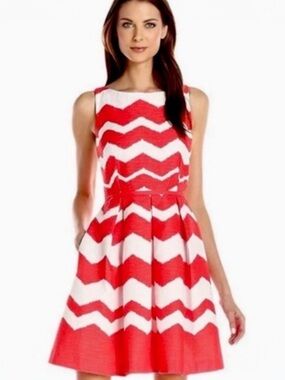 Just Taylor Chevron Print Coral & White Fit & Flare A-Line Dress Size 6